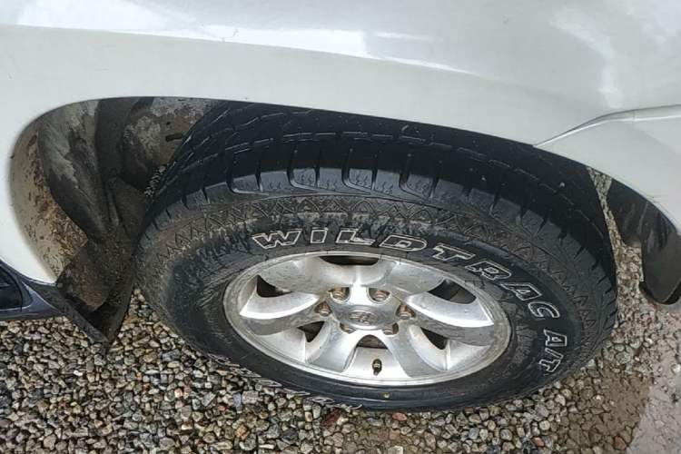 Used Toyota Prado 2004 GX 2.7 Automatic Model Right Front Wheel Hub