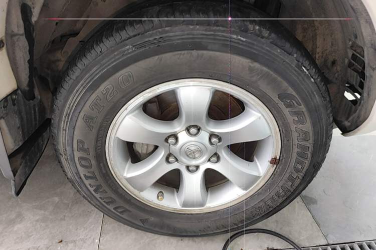 Used Toyota Prado 2004 GX 2.7 Automatic Model Right Front Wheel Hub