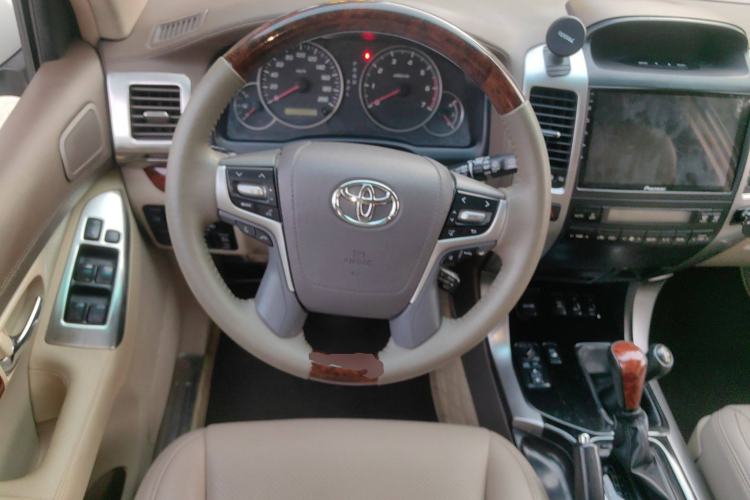 Used Toyota Prado 2004 VX 4.0 Steering Wheel