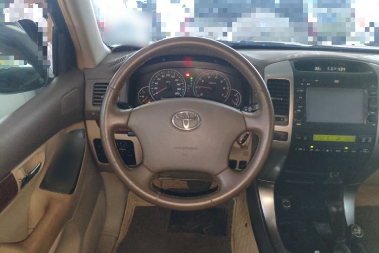Used Toyota Prado 2004 GX 2.7 Automatic Model Steering Wheel