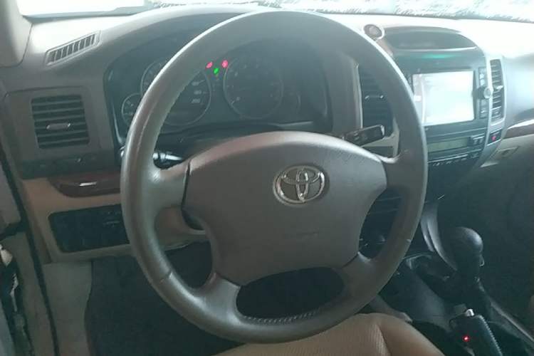 Used Toyota Prado 2004 GX 2.7 Automatic Model Steering Wheel