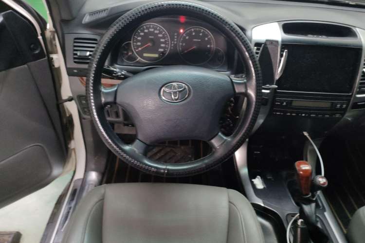 Used Toyota Prado 2004 GX 2.7 Automatic Model Steering Wheel