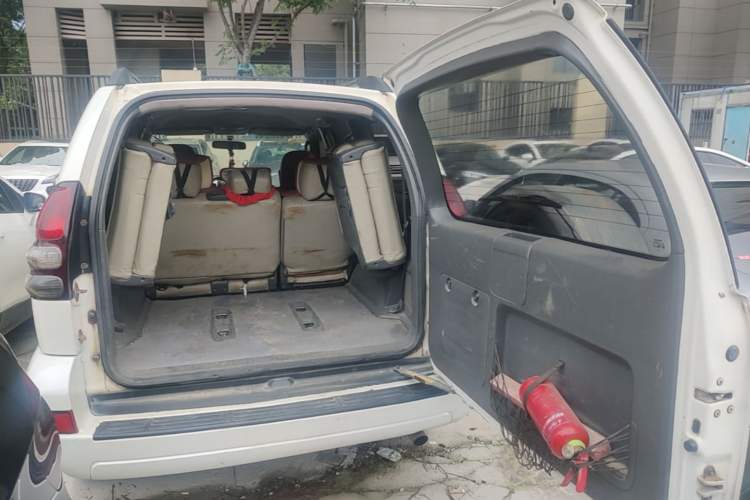 Used Toyota Prado 2004 GX 2.7 Automatic Model Trunk