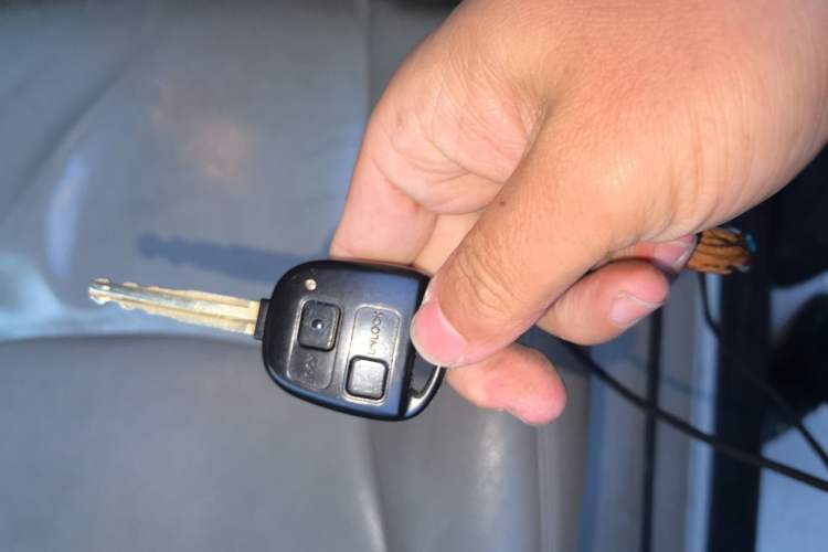 Used Toyota Prado 2004 GX 2.7 Automatic Model Vehicle Key
