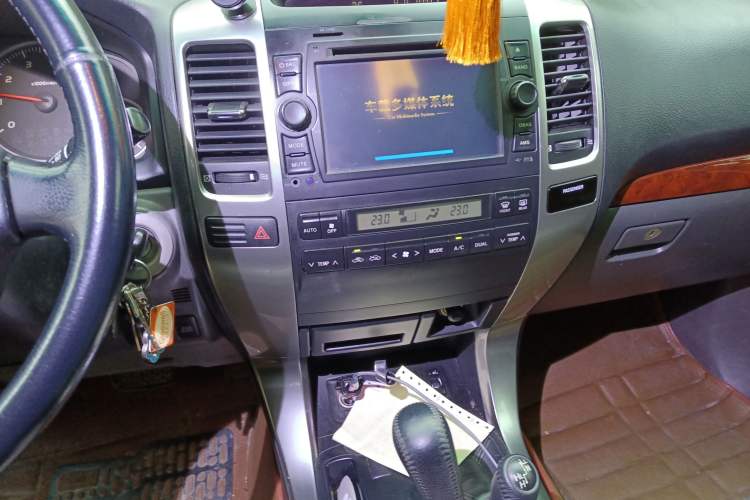 Used Toyota Prado 2005 4.0L Automatic GX Luxury Edition Audio And AC Panel