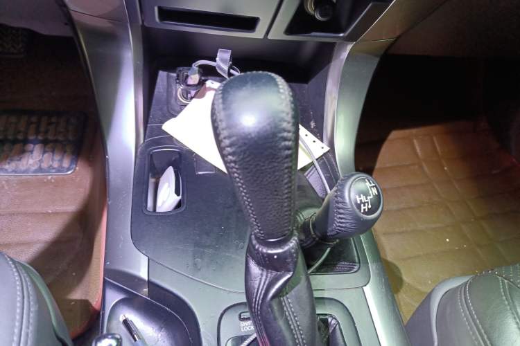 Used Toyota Prado 2005 4.0L Automatic GX Luxury Edition Gear Lever