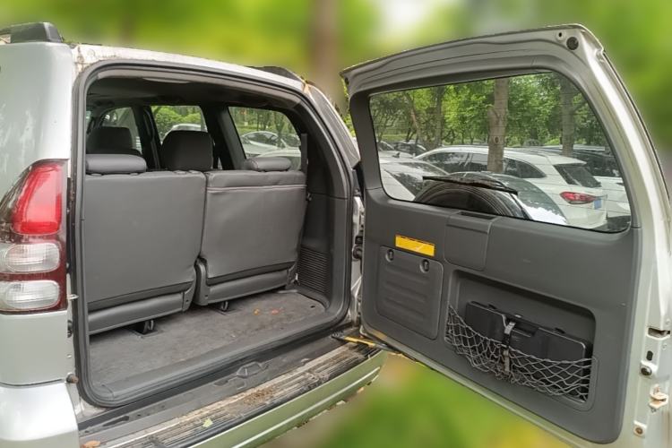 Used Toyota Prado 2005 4.0L Automatic GX Luxury Edition Trunk
