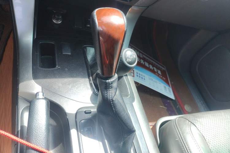 Used Toyota Prado 2005 4.0L Automatic GX Luxury Edition Gear Lever