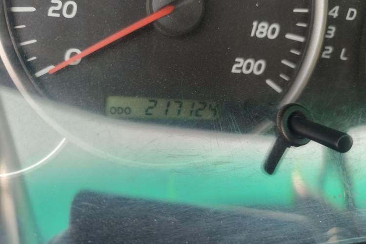 Used Toyota Prado 2005 4.0L Automatic GX Luxury Edition Odometer Close Up