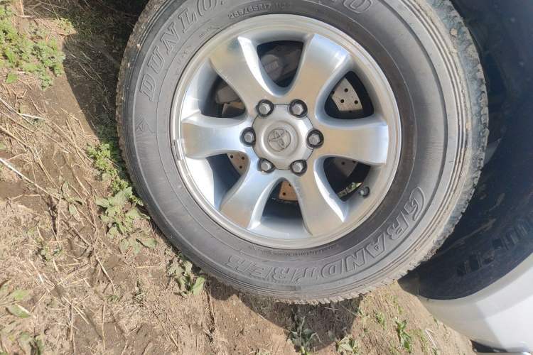 Used Toyota Prado 2005 4.0L Automatic GX Luxury Edition Right Front Wheel Hub