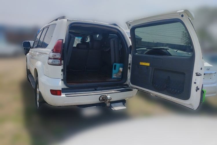 Used Toyota Prado 2005 4.0L Automatic GX Luxury Edition Trunk