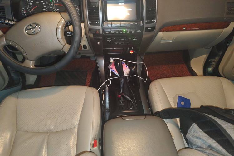 Used Toyota Prado 2006 4.0L Automatic VX NAVI Edition Center Console