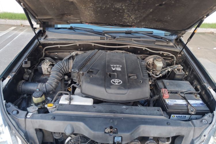 Used Toyota Prado 2006 4.0L Automatic VX Engine Bay