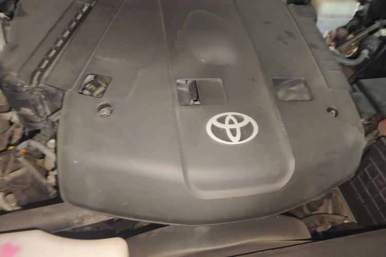 Used Toyota Prado 2006 4.0L Automatic VX NAVI Edition Engine Bay