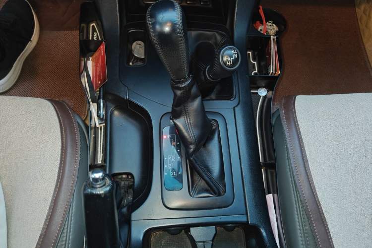 Used Toyota Prado 2006 4.0L Automatic VX Gear Lever