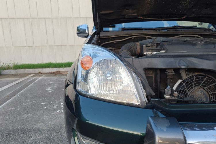 Used Toyota Prado 2006 4.0L Automatic VX Right Front Headlight