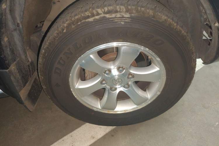 Used Toyota Prado 2006 4.0L Automatic VX NAVI Edition Right Front Wheel Hub