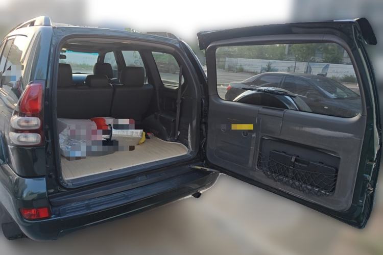 Used Toyota Prado 2006 4.0L Automatic VX Trunk