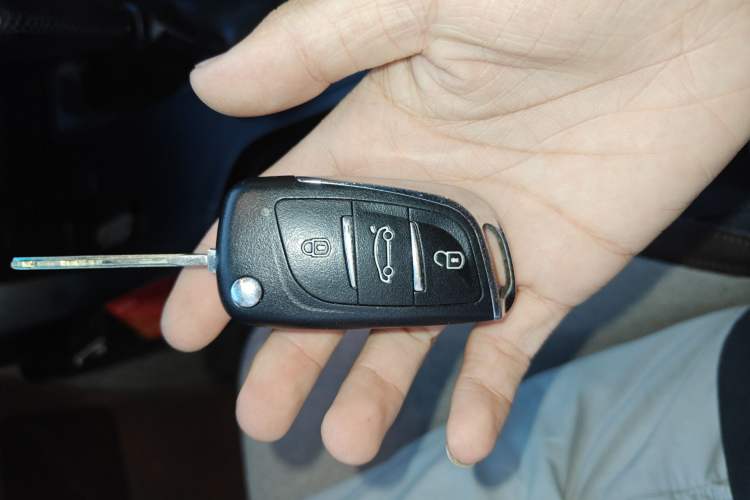 Used Toyota Prado 2006 4.0L Automatic VX Vehicle Key