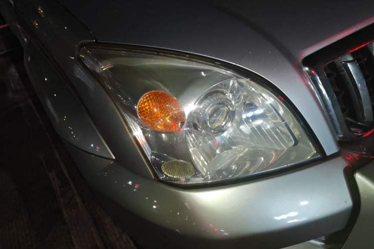 Used Toyota Prado 2006 4.0L Automatic VX Right Front Headlight