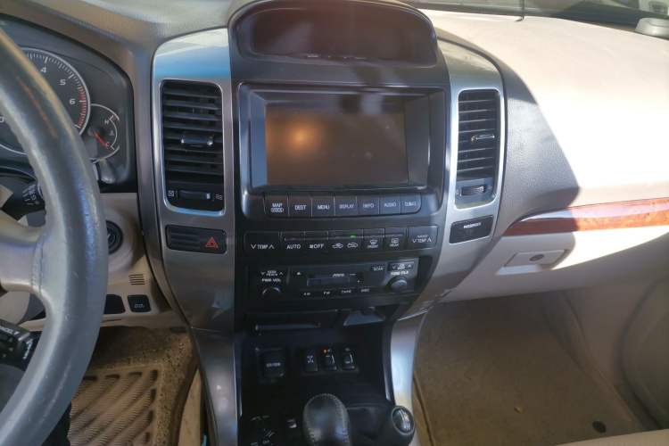 Used Toyota Prado 2006 4.0L Automatic VX NAVI Edition Audio And AC Panel
