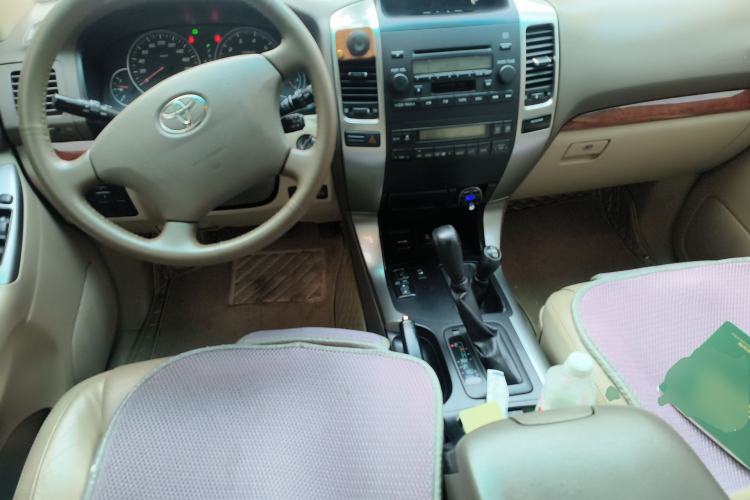 Used Toyota Prado 2006 4.0L Automatic VX Center Console