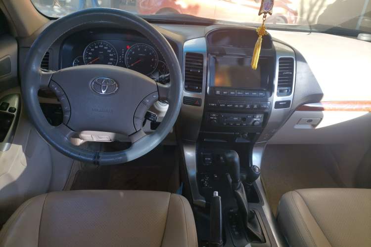 Used Toyota Prado 2006 4.0L Automatic VX NAVI Edition Center Console