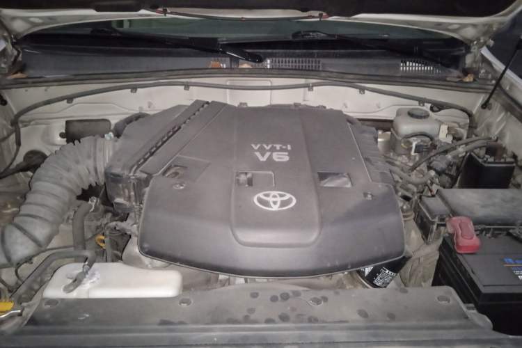 Used Toyota Prado 2006 4.0L Automatic VX Engine Bay