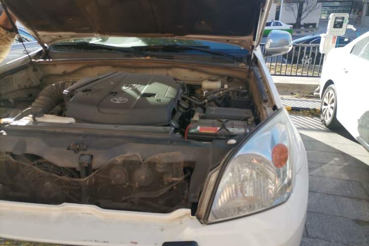Used Toyota Prado 2006 4.0L Automatic VX NAVI Edition Engine Bay Left