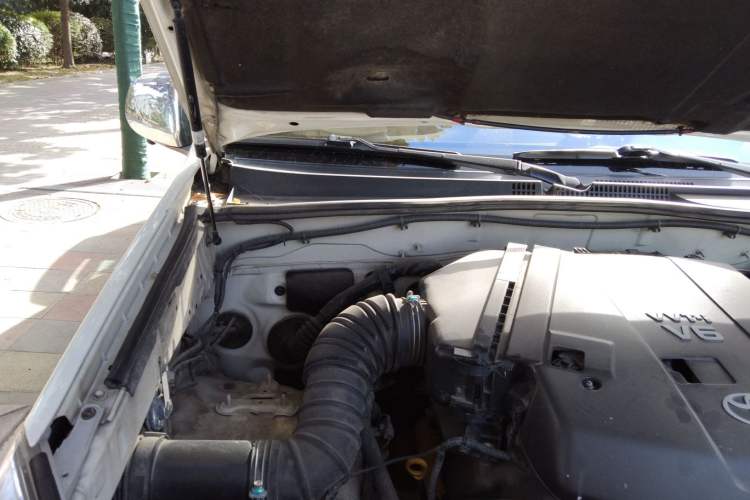 Used Toyota Prado 2006 4.0L Automatic VX NAVI Edition Engine Bay Right