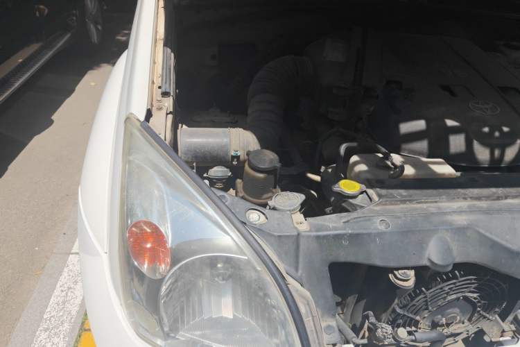 Used Toyota Prado 2006 4.0L Automatic VX NAVI Edition Engine Bay Right