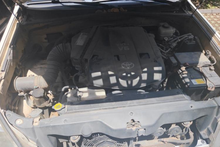 Used Toyota Prado 2006 4.0L Automatic VX NAVI Edition Engine Bay