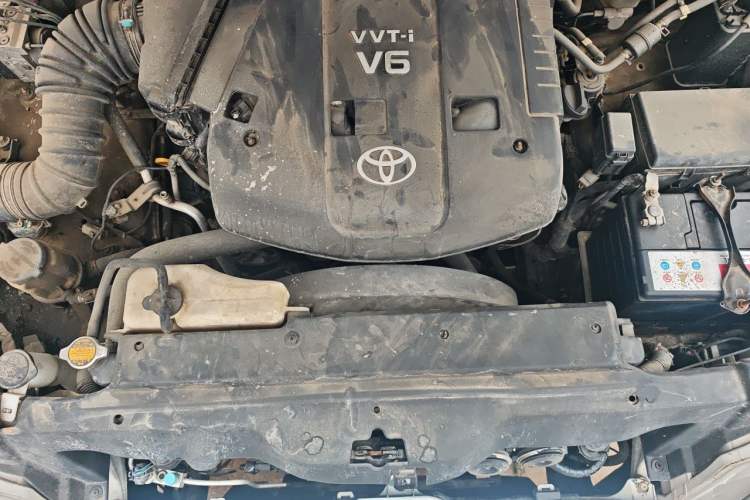 Used Toyota Prado 2006 4.0L Automatic VX Engine Bay