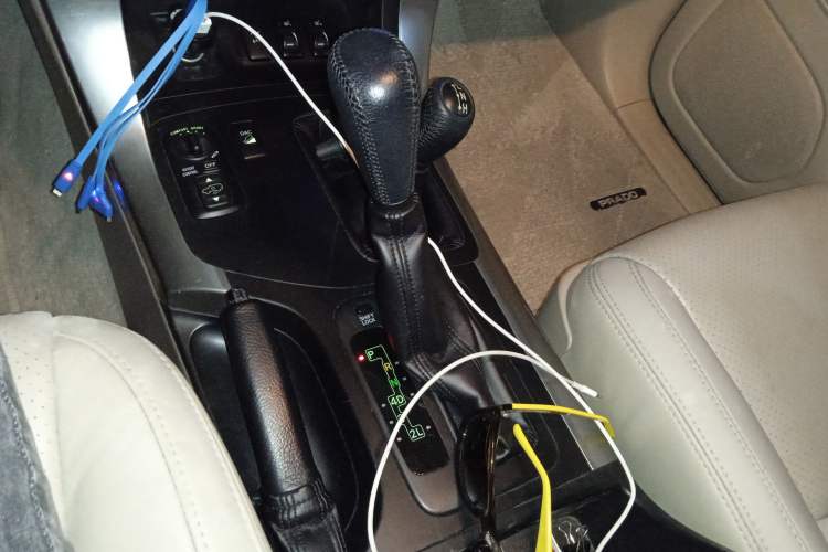 Used Toyota Prado 2006 4.0L Automatic VX Gear Lever