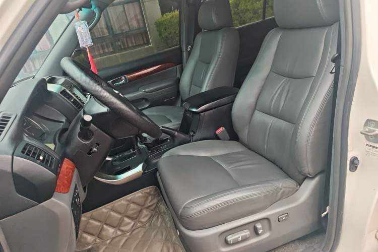 Used Toyota Prado 2006 4.0L Automatic VX Left Front Seat
