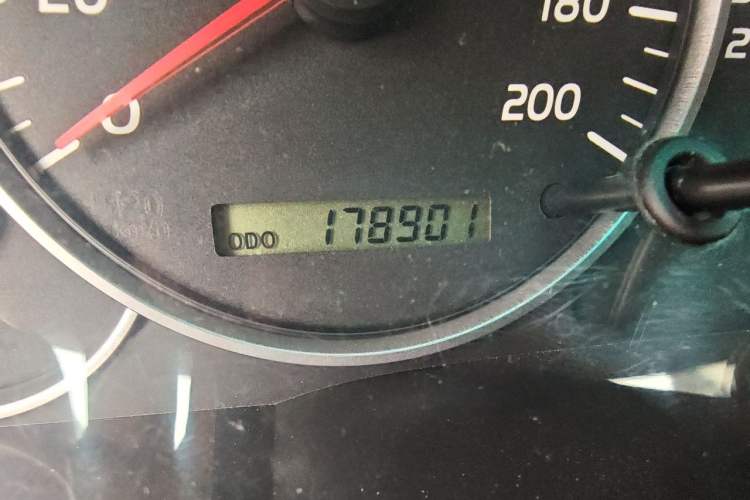 Used Toyota Prado 2006 4.0L Automatic VX Odometer Close Up