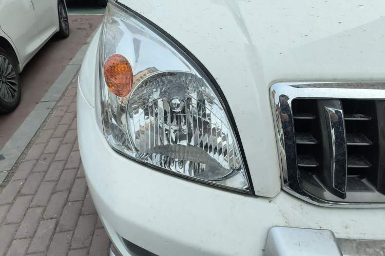 Used Toyota Prado 2006 4.0L Automatic VX Right Front Headlight