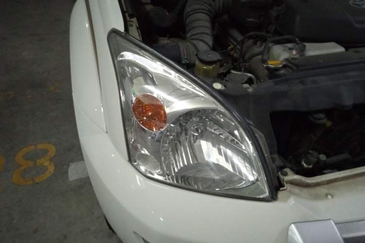 Used Toyota Prado 2006 4.0L Automatic VX Right Front Headlight