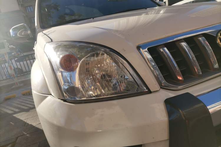 Used Toyota Prado 2006 4.0L Automatic VX NAVI Edition Right Front Headlight
