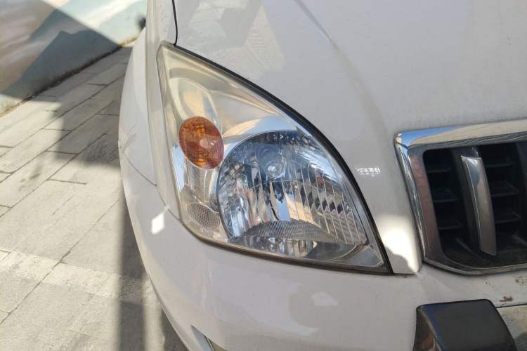 Used Toyota Prado 2006 4.0L Automatic VX Right Front Headlight