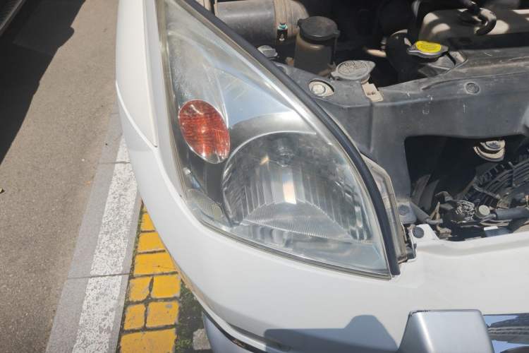 Used Toyota Prado 2006 4.0L Automatic VX NAVI Edition Right Front Headlight