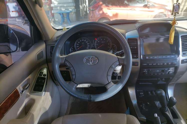 Used Toyota Prado 2006 4.0L Automatic VX NAVI Edition Steering Wheel