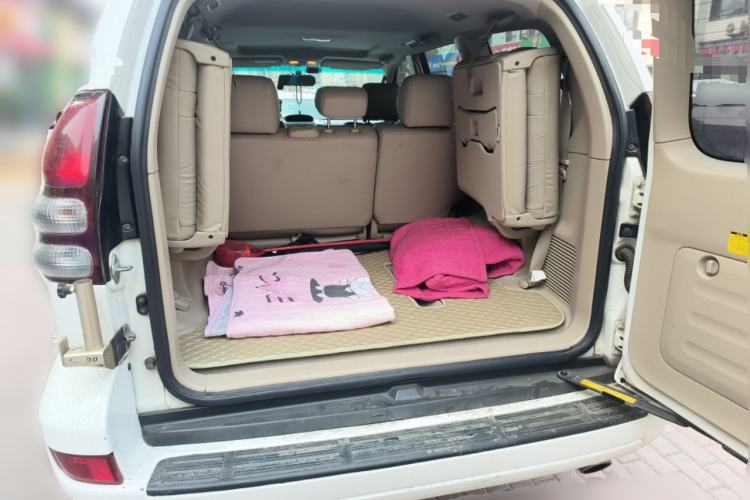 Used Toyota Prado 2006 4.0L Automatic VX Trunk