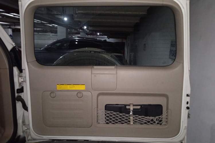 Used Toyota Prado 2006 4.0L Automatic VX Trunk