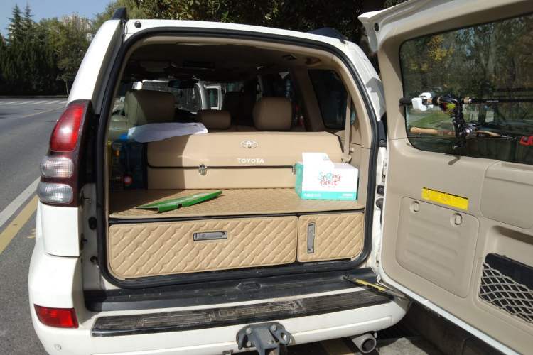 Used Toyota Prado 2006 4.0L Automatic VX NAVI Edition Trunk