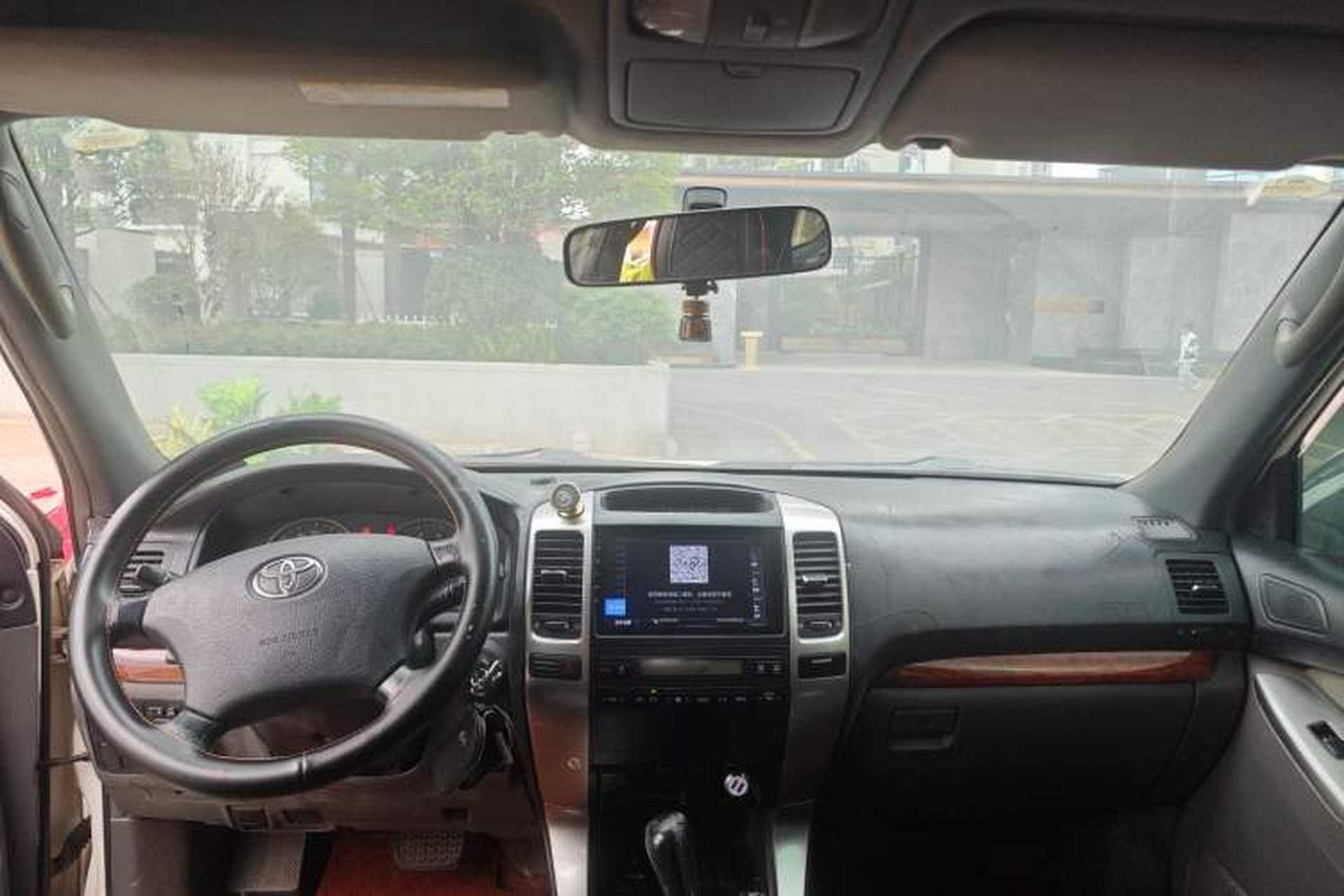 Used Toyota Prado 2007 2.7 GX Automatic Center Console