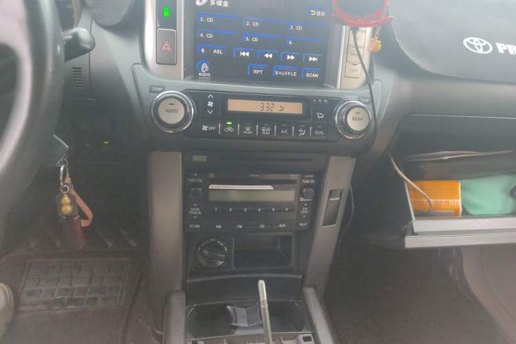 Used Toyota Prado 2010 2.7L Automatic Deluxe Edition Audio And AC Panel