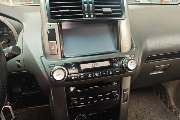 Used Toyota Prado 2010 2.7L Automatic Standard Edition Audio And AC Panel