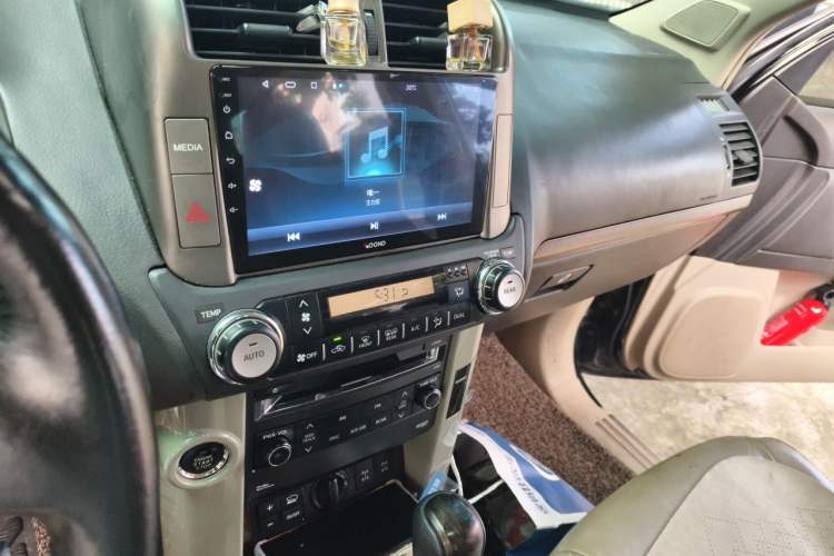Used Toyota Prado 2010 4.0L Automatic VX NAVI Audio And AC Panel