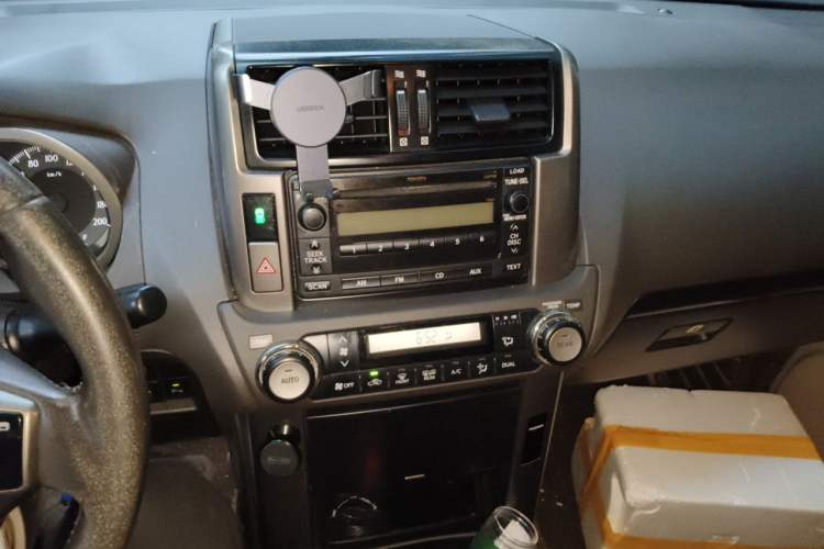 Used Toyota Prado 2010 2.7L Automatic Standard Edition Audio And AC Panel